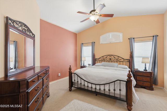 10827 S Lake Gambusi Drive, Vail, AZ 85641