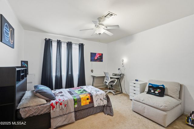 10827 S Lake Gambusi Drive, Vail, AZ 85641