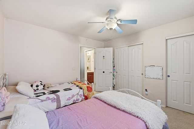 10827 S Lake Gambusi Drive, Vail, AZ 85641