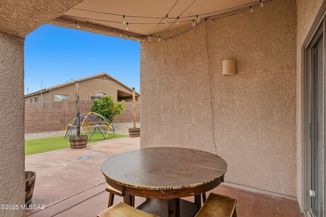 10827 S Lake Gambusi Drive, Vail, AZ 85641