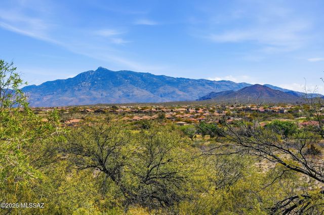 10827 S Lake Gambusi Drive, Vail, AZ 85641