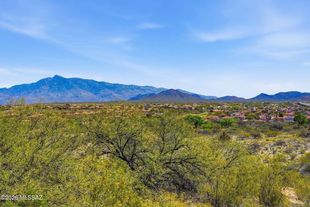 10827 S Lake Gambusi Drive, Vail, AZ 85641