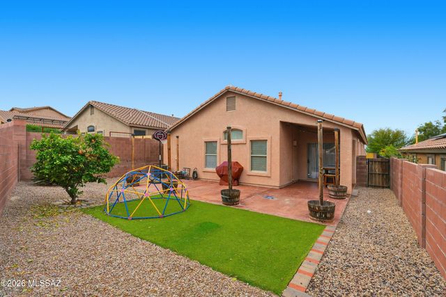 10827 S Lake Gambusi Drive, Vail, AZ 85641