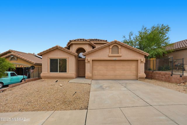 10827 S Lake Gambusi Drive, Vail, AZ 85641