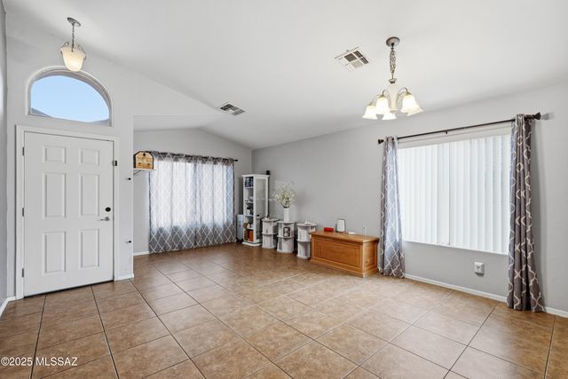 10827 S Lake Gambusi Drive, Vail, AZ 85641