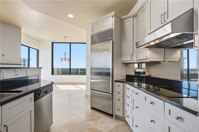 2828 Peachtree Road NW 2402, Atlanta, GA 30305