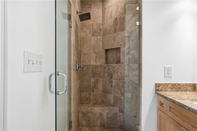 2828 Peachtree Road NW 2402, Atlanta, GA 30305
