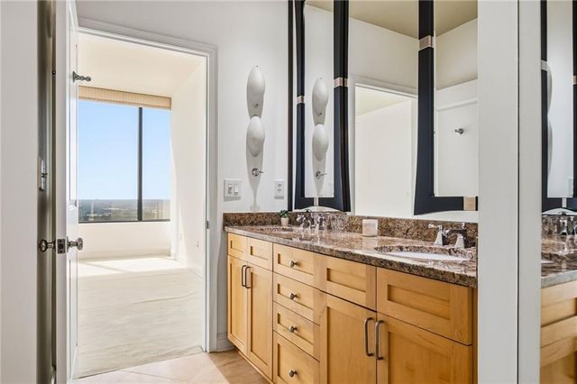 2828 Peachtree Road NW 2402, Atlanta, GA 30305