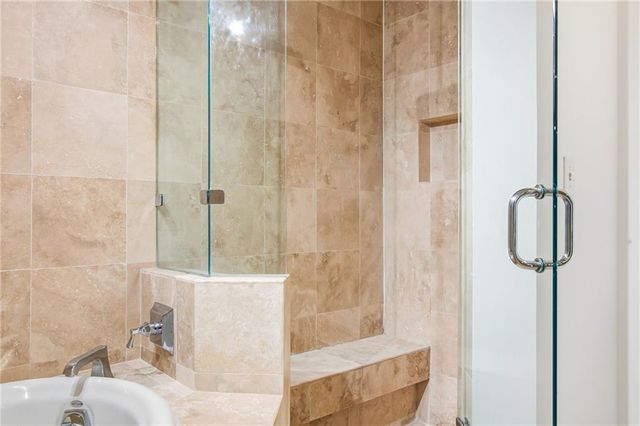 2828 Peachtree Road NW 2402, Atlanta, GA 30305