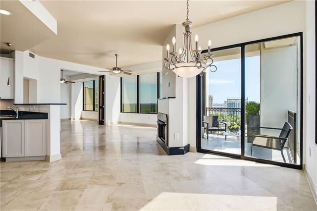 2828 Peachtree Road NW 2402, Atlanta, GA 30305
