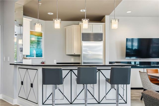 2828 Peachtree Road NW 2402, Atlanta, GA 30305