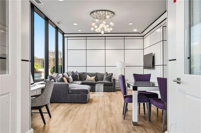 2828 Peachtree Road NW 2402, Atlanta, GA 30305