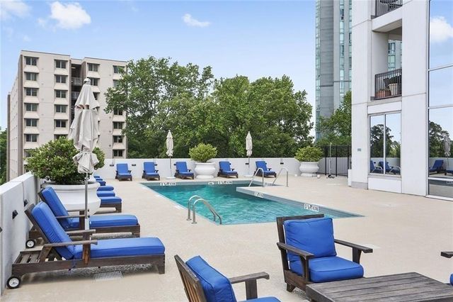 2828 Peachtree Road NW 2402, Atlanta, GA 30305