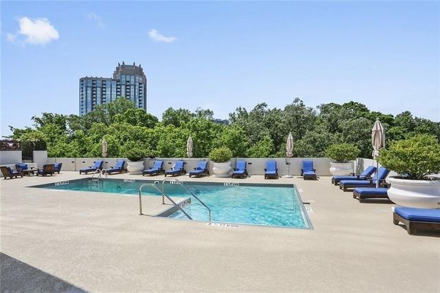 2828 Peachtree Road NW 2402, Atlanta, GA 30305