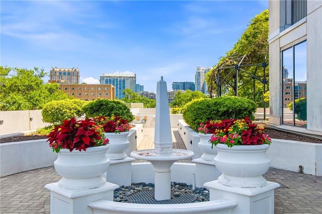 2828 Peachtree Road NW 2402, Atlanta, GA 30305