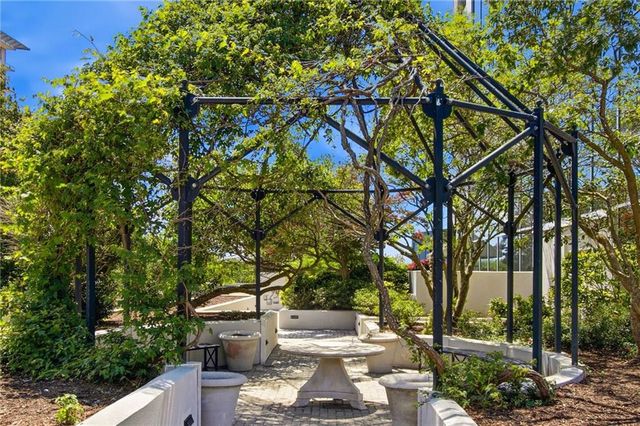 2828 Peachtree Road NW 2402, Atlanta, GA 30305