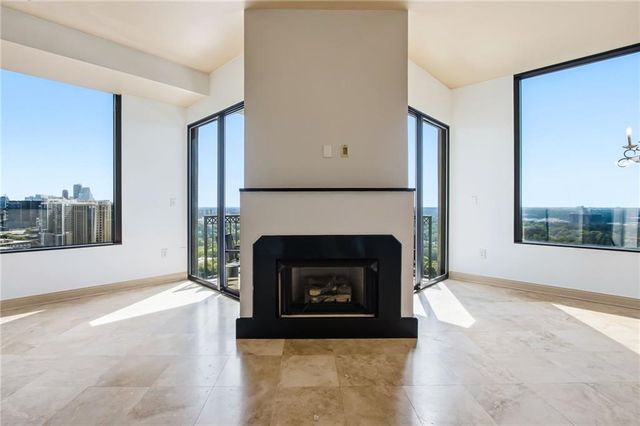 2828 Peachtree Road NW 2402, Atlanta, GA 30305