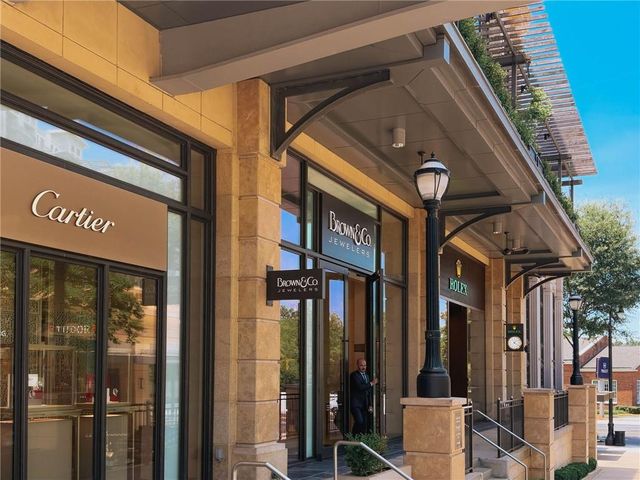 2828 Peachtree Road NW 2402, Atlanta, GA 30305