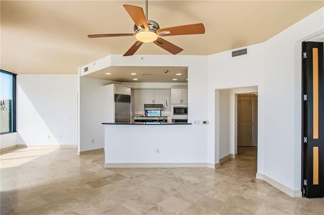 2828 Peachtree Road NW 2402, Atlanta, GA 30305