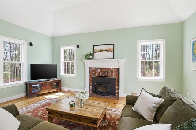 50 Golden Run Rd, Bolton, MA 01740