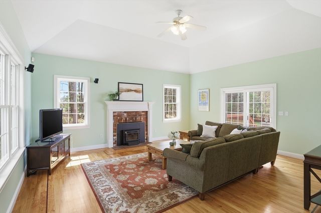 50 Golden Run Rd, Bolton, MA 01740