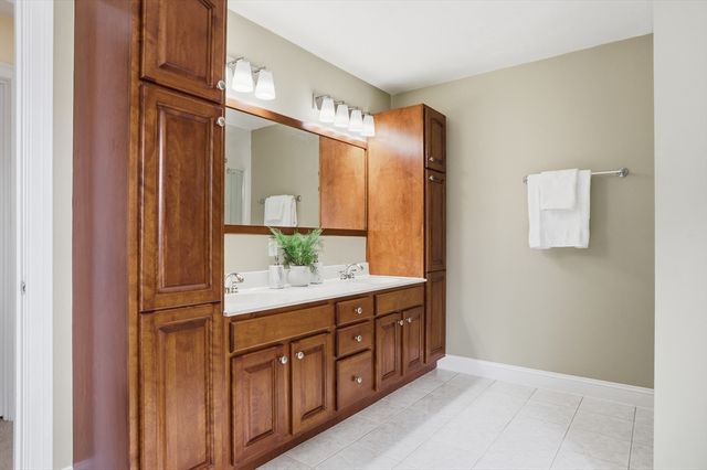 50 Golden Run Rd, Bolton, MA 01740