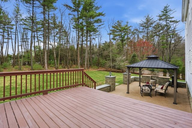 50 Golden Run Rd, Bolton, MA 01740
