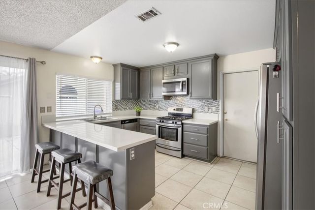 697 S Smoketree, Bloomington, CA 92316