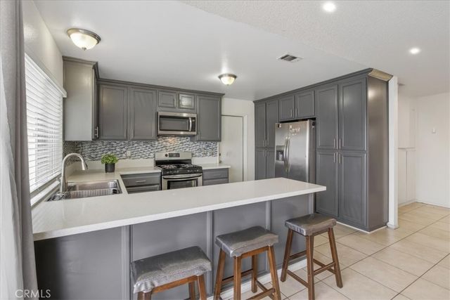 697 S Smoketree, Bloomington, CA 92316