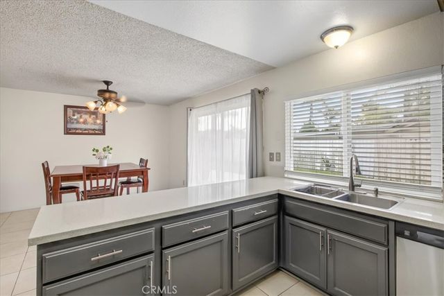 697 S Smoketree, Bloomington, CA 92316