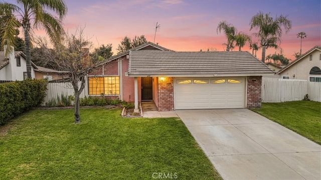 697 S Smoketree, Bloomington, CA 92316