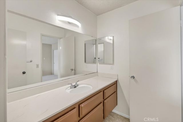 697 S Smoketree, Bloomington, CA 92316