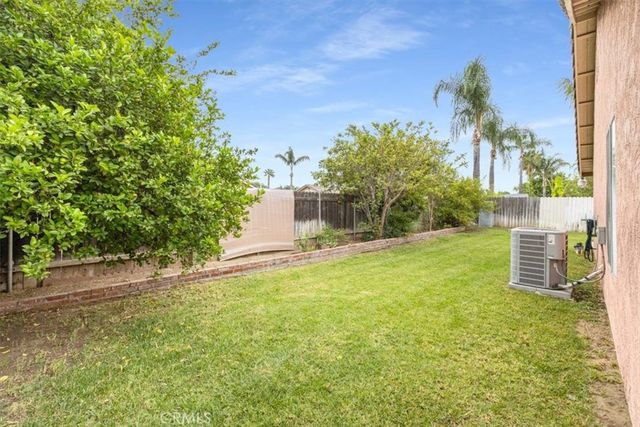 697 S Smoketree, Bloomington, CA 92316