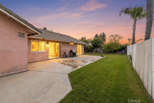 697 S Smoketree, Bloomington, CA 92316