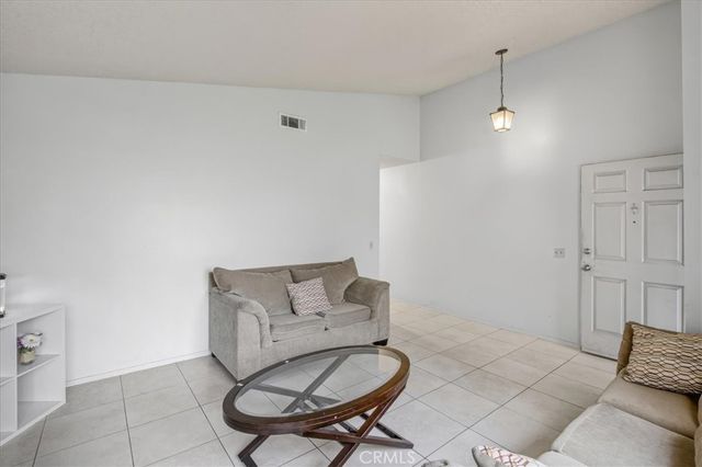 697 S Smoketree, Bloomington, CA 92316