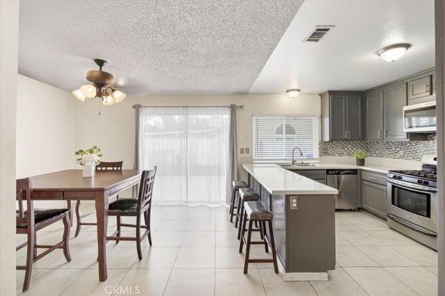 697 S Smoketree, Bloomington, CA 92316