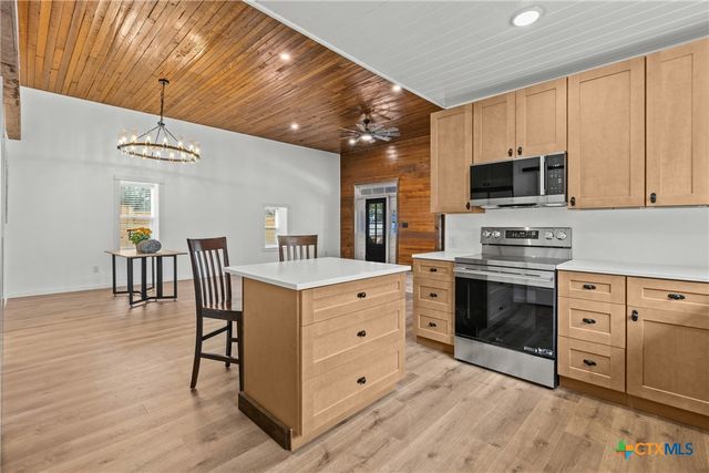 29050 Noll Road, Boerne, TX 78015