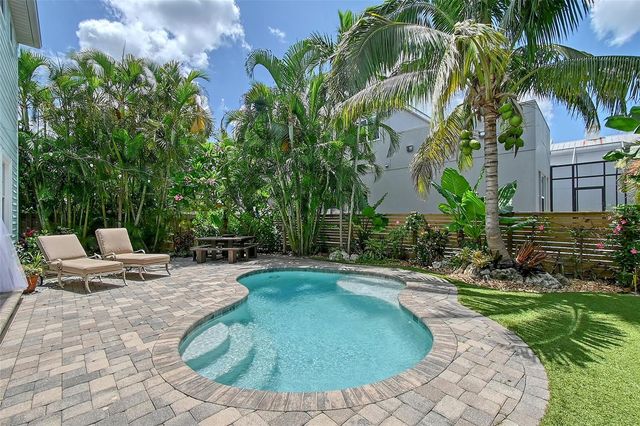 1738 SIESTA DRIVE, Sarasota, FL 34239