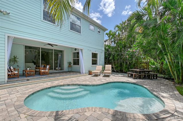 1738 SIESTA DRIVE, Sarasota, FL 34239