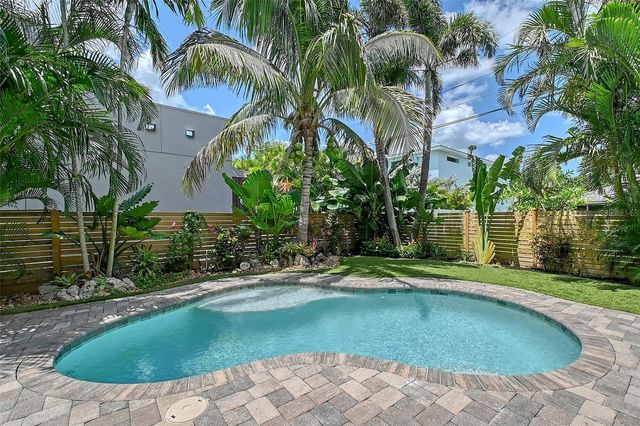 1738 SIESTA DRIVE, Sarasota, FL 34239