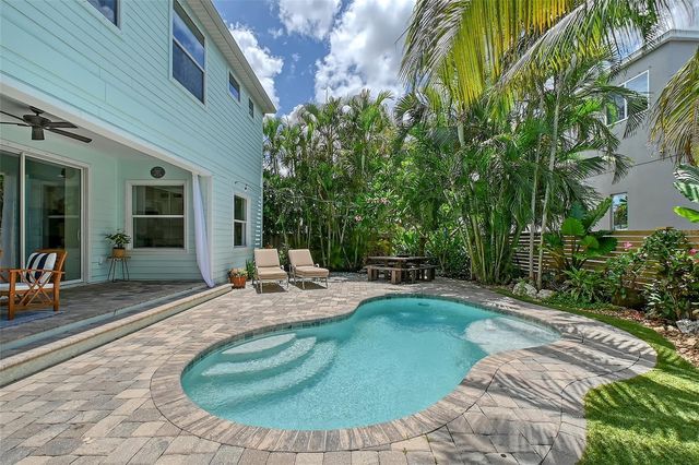 1738 SIESTA DRIVE, Sarasota, FL 34239