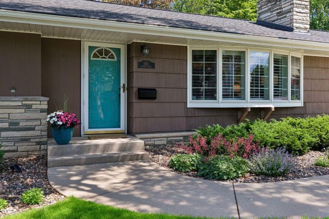 5917 Grimes Avenue S, Edina, MN 55424