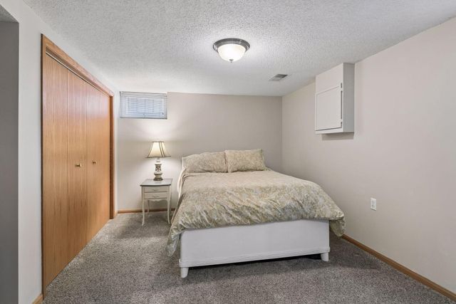 5917 Grimes Avenue S, Edina, MN 55424