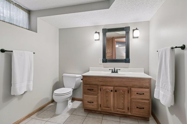 5917 Grimes Avenue S, Edina, MN 55424