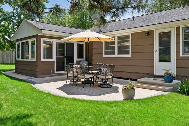 5917 Grimes Avenue S, Edina, MN 55424