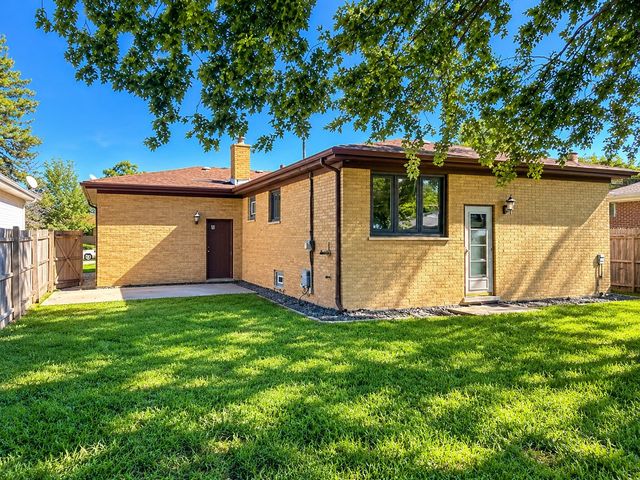 17034 Henry Street, Lansing, IL 60438