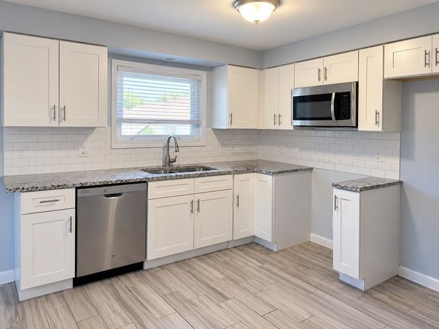 17034 Henry Street, Lansing, IL 60438