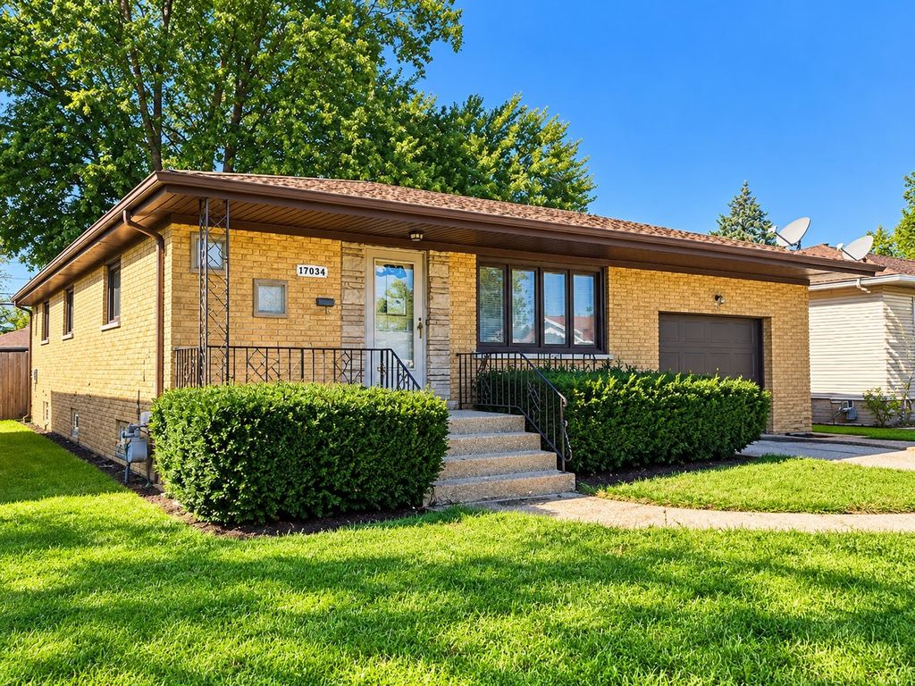 17034 Henry Street, Lansing, IL 60438