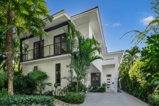 3630 Avocado Ave, Miami, FL 33133
