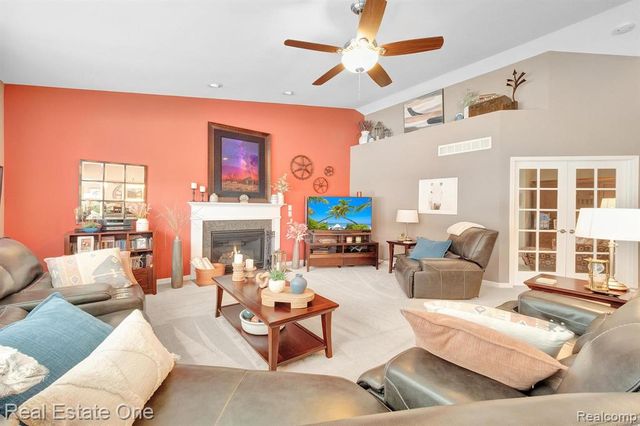 14261 Greenbrier Drive, Sterling Heights, MI 48313